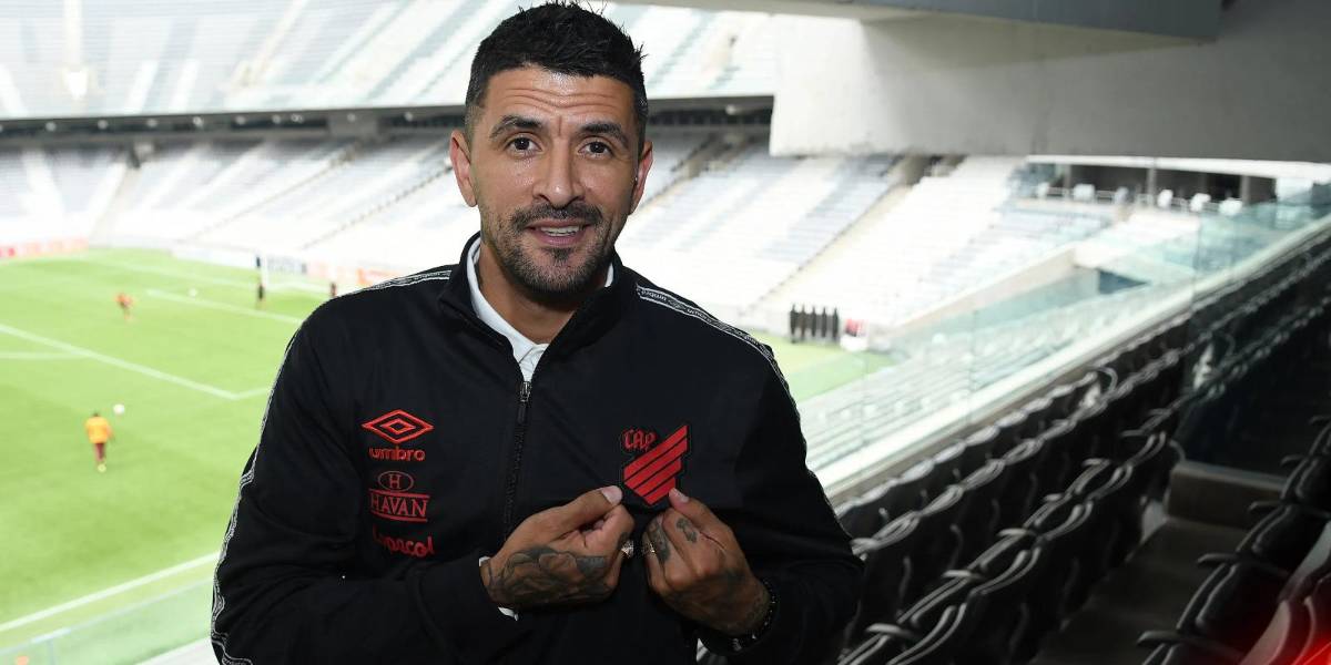 Lucho González, afuera del Athletico Paranaense tras el descenso