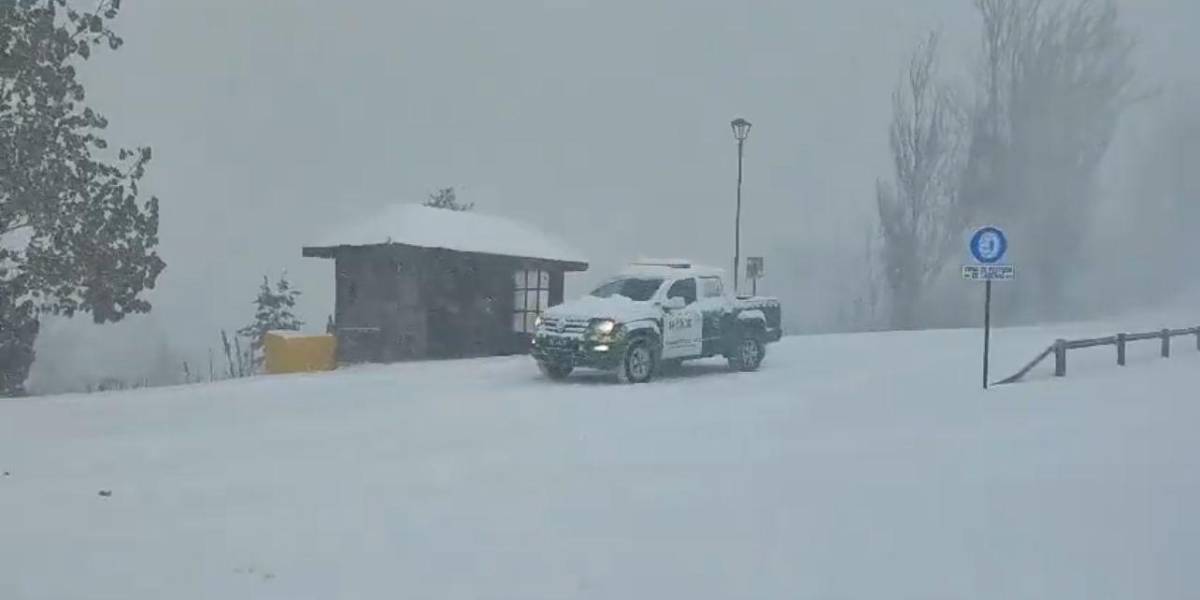 La nieve sorprende a Santiago de Chile después de cuatro años