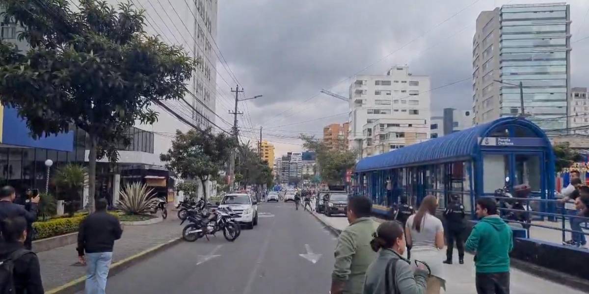 Quito | Una detonación controlada se realizó en la Av. 6 de Diciembre por una amenaza de bomba