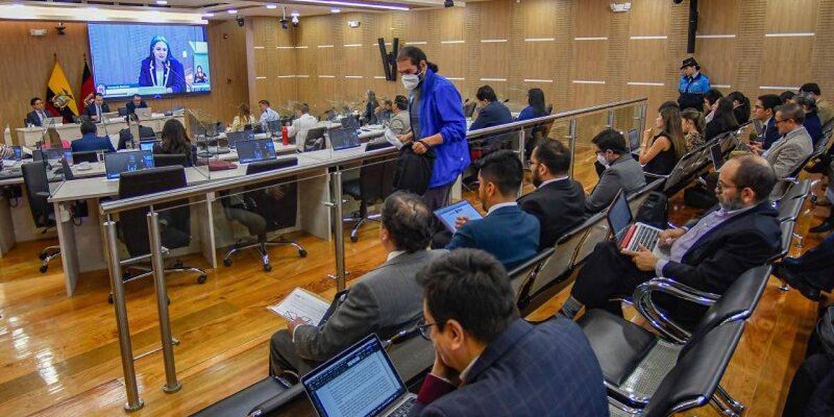 Quito: el Concejo Metropolitano le retiró condecoración al excontralor Carlos Pólit