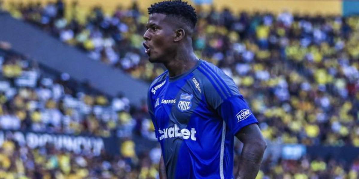 Una mujer acusa a Washington Corozo de haberla embarazado y abandonado en Perú