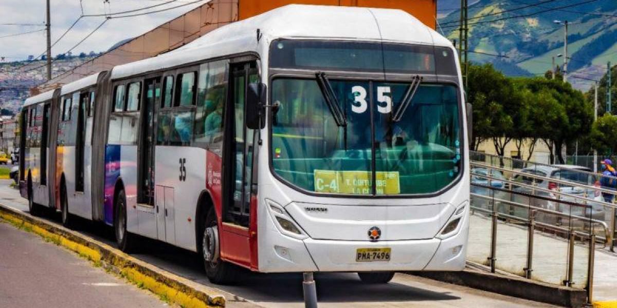 Quito: ¿cómo evalúan los usuarios al servicio de la Ecovía y Trolebús?