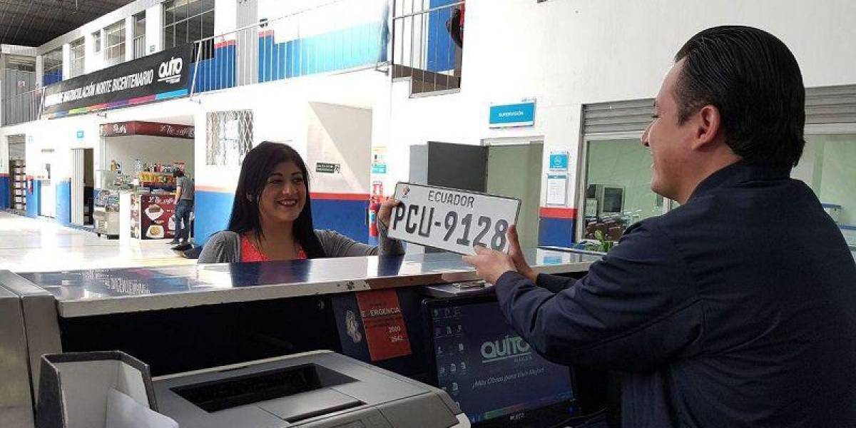Quito: 23.147 usuarios no retiran las placas de sus vehículos
