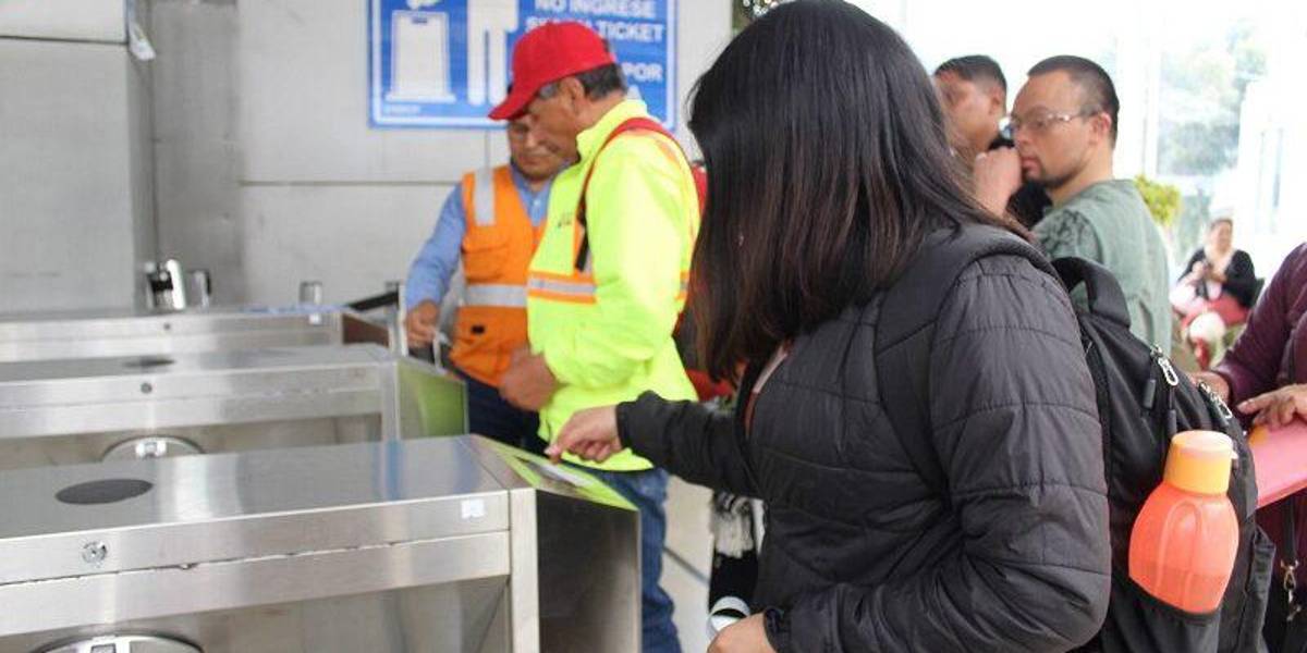 Feriado de noviembre | En las terminales terrestres de Quito se prevé la salida de más de 100 mil turistas a otras provincias