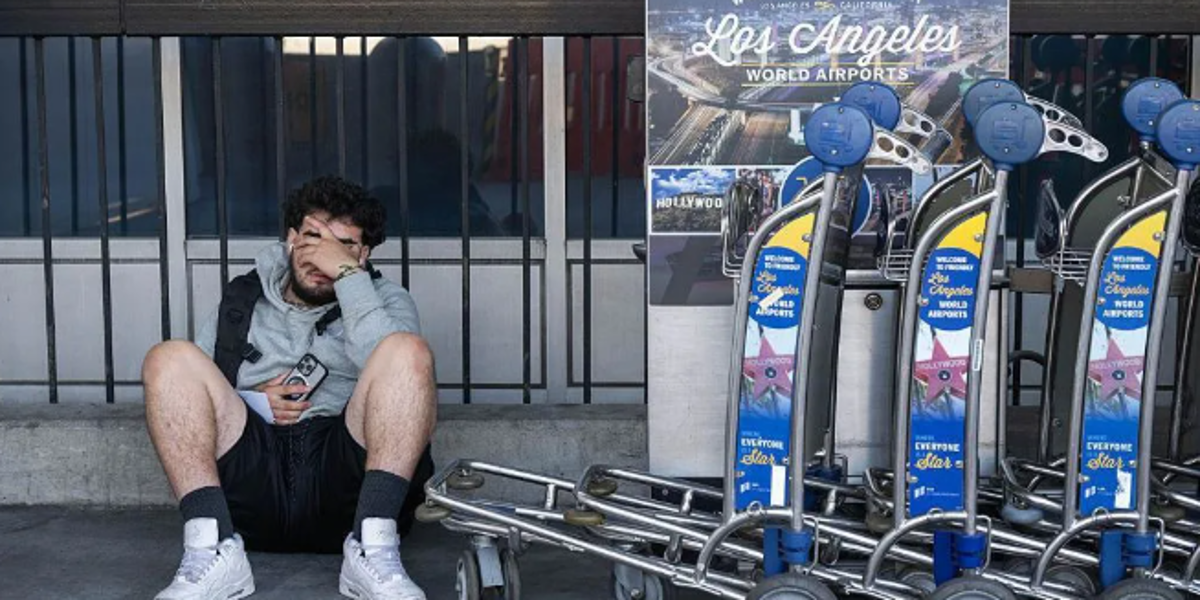 Miles de vuelos cancelados y con retraso en EE. UU. como consecuencia del prolongado cierre del gobierno