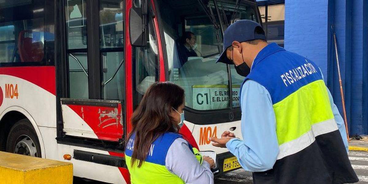 Quito: más de 8.500 sanciones a buses alimentadores se emitieron en 2022