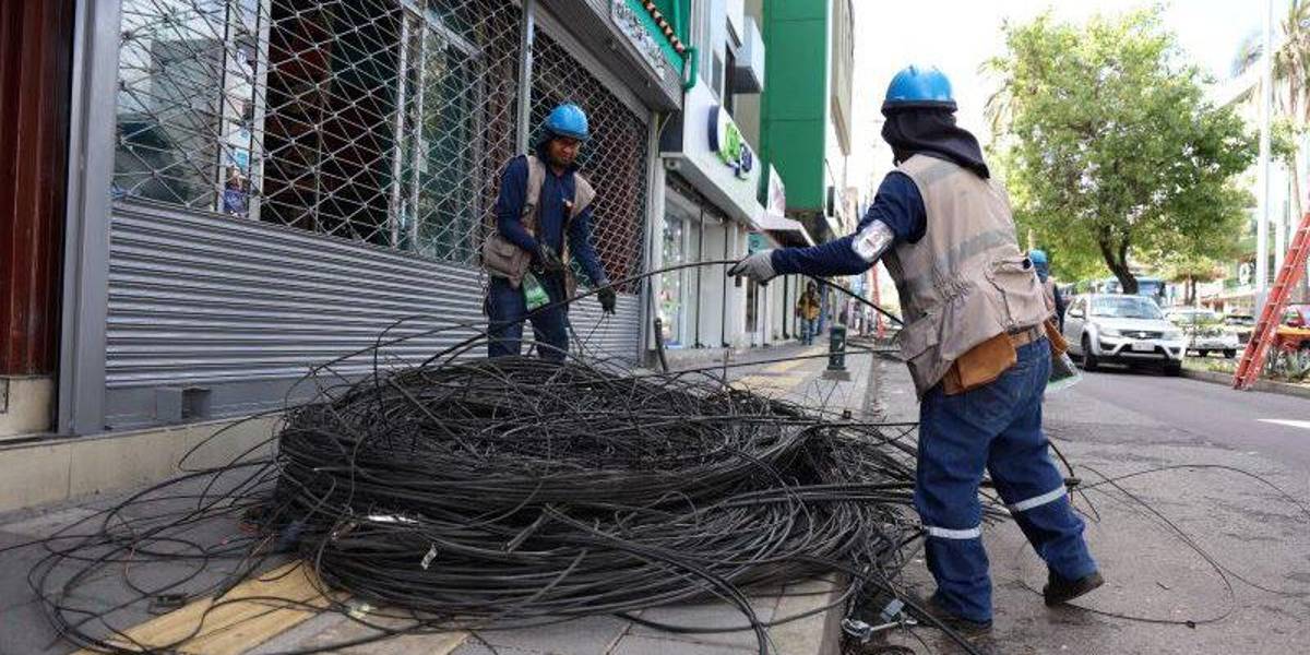 Quito: las autoridades municipales prevén soterrar 100 kilómetro de cables