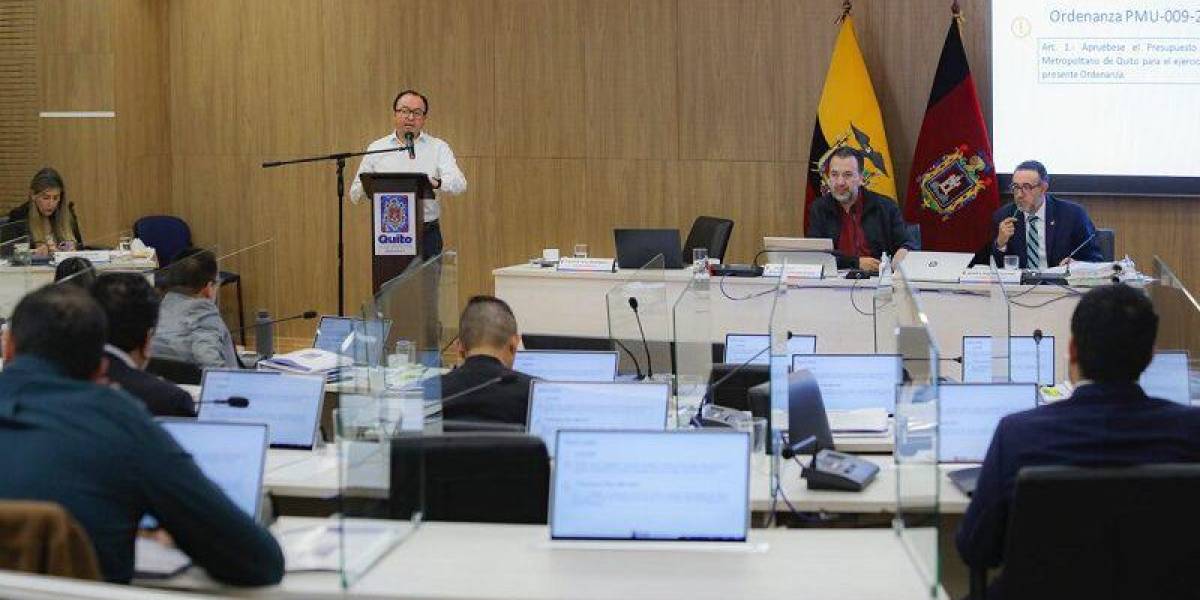 Quito | Los sueldos del alcalde y concejales se ajustan para evitar que sean mayores al del Presidente