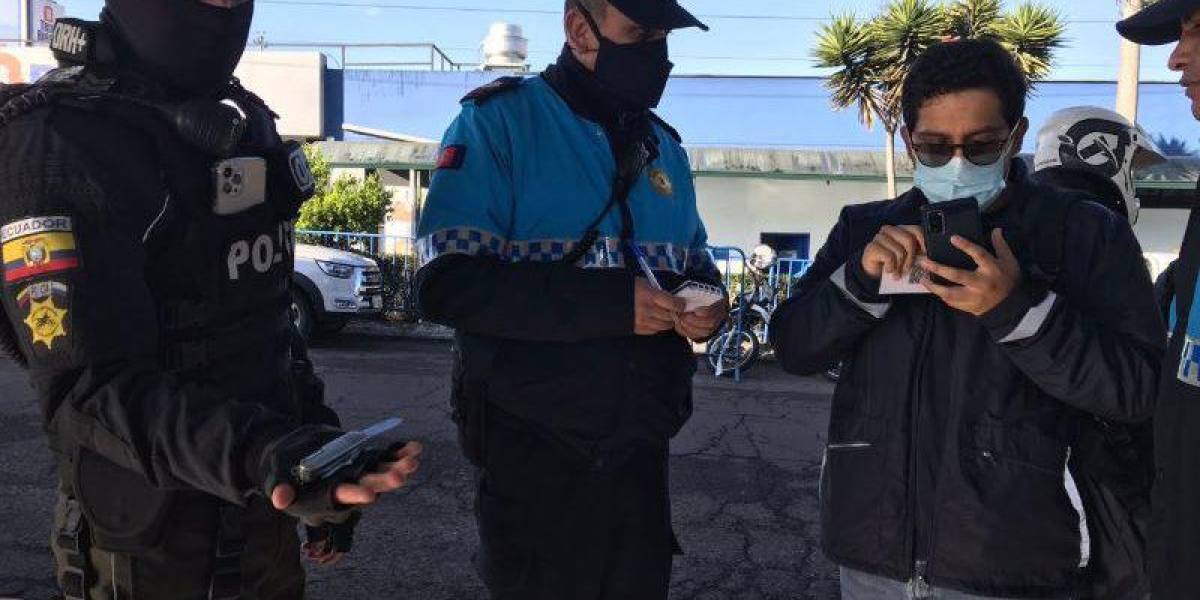 Inseguridad en Quito: primer notificado por portar arma blanca en el transporte municipal