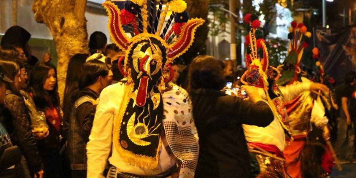 Fiestas de Quito: así fue la Mascarada Nocturna