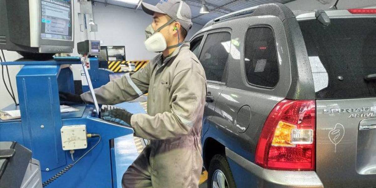 En julio comenzará la revisión técnica vehicular en Quito