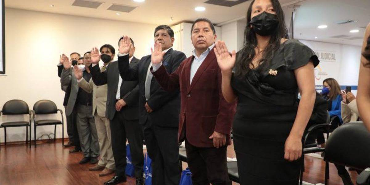 21 jueces de paz se posesionaron en Quito