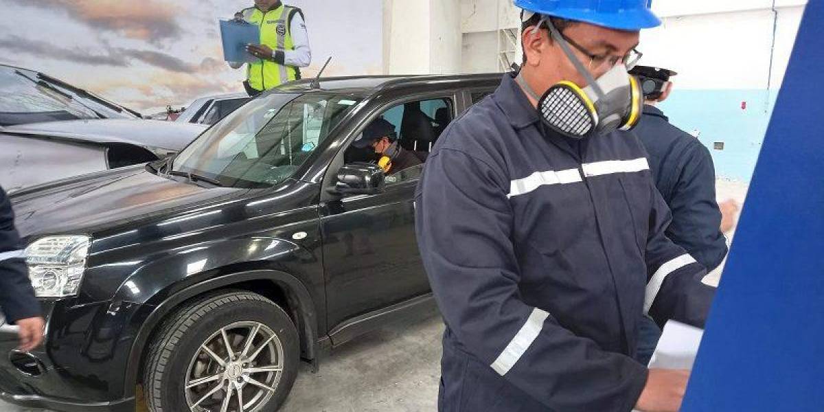 Vehículos de placas 1 y 2 se exonerarán de multas por calendarización en Quito