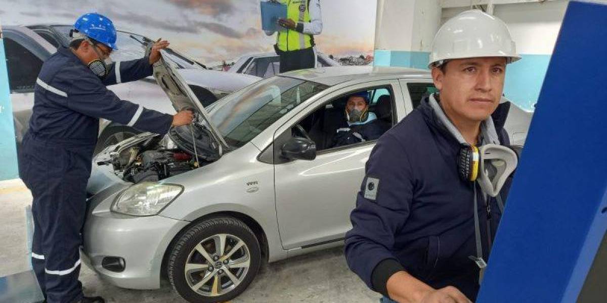 Quito: apenas 1 118 carros hicieron la revisión técnica vehicular en siete días