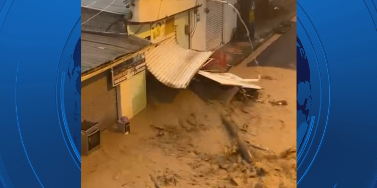 Balsas, en El Oro, queda sin electricidad ni agua potable tras un aluvión