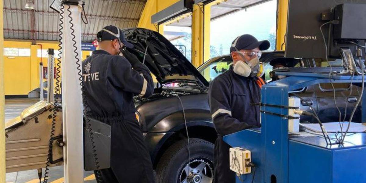 Diciembre es el mes para revisar y matricular vehículos rezagados en Quito