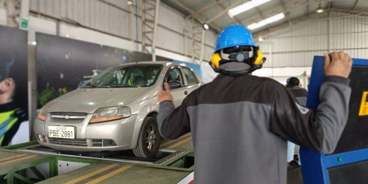 Fechas límite para los trámites de registro vehicular en Quito