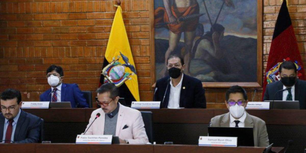 Inseguridad en Quito: porte de armas blancas en la calle está prohibido