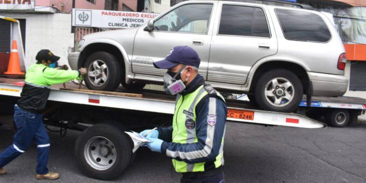 Quito: un agente de la AMT es sospechoso del robo a un vehículo