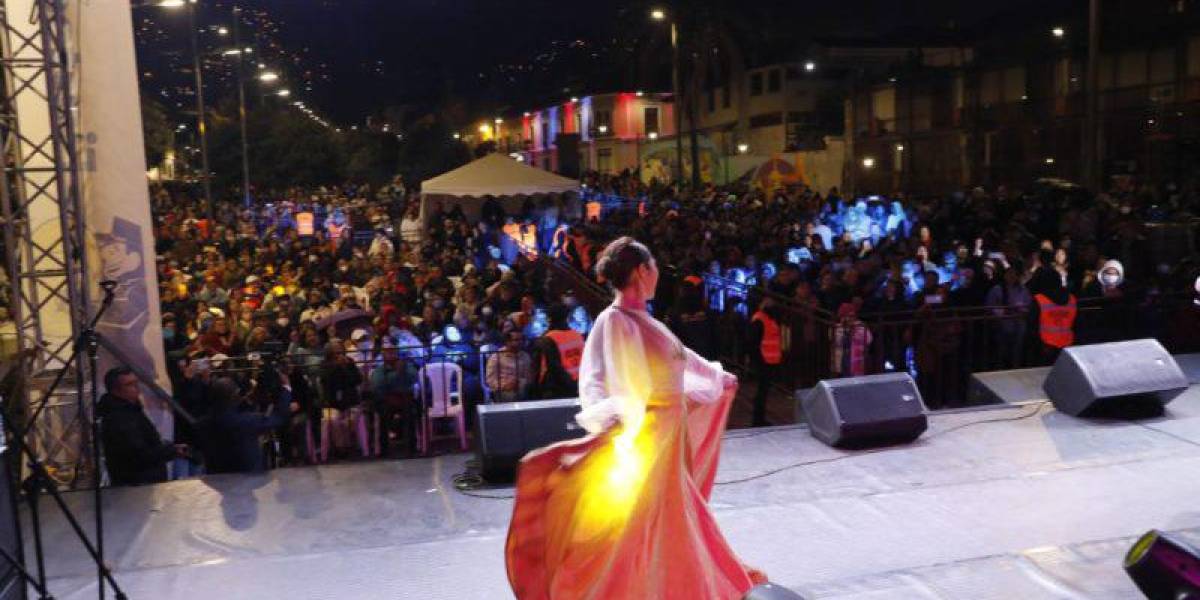 Quito conmemora sus fiestas a fuerza de música y sabor