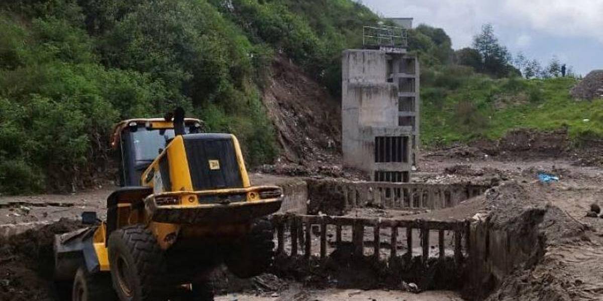 Escombros y sedimentos se retiran de quebradas de Quito