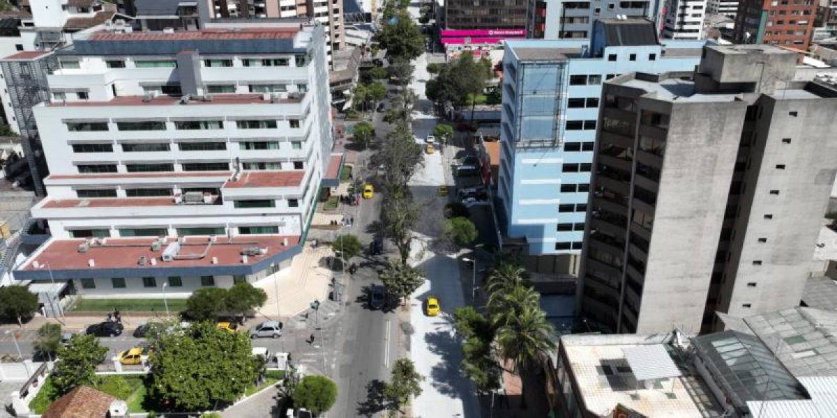 Quito: la movilidad vehicular se restablece por fases en la avenida Colón