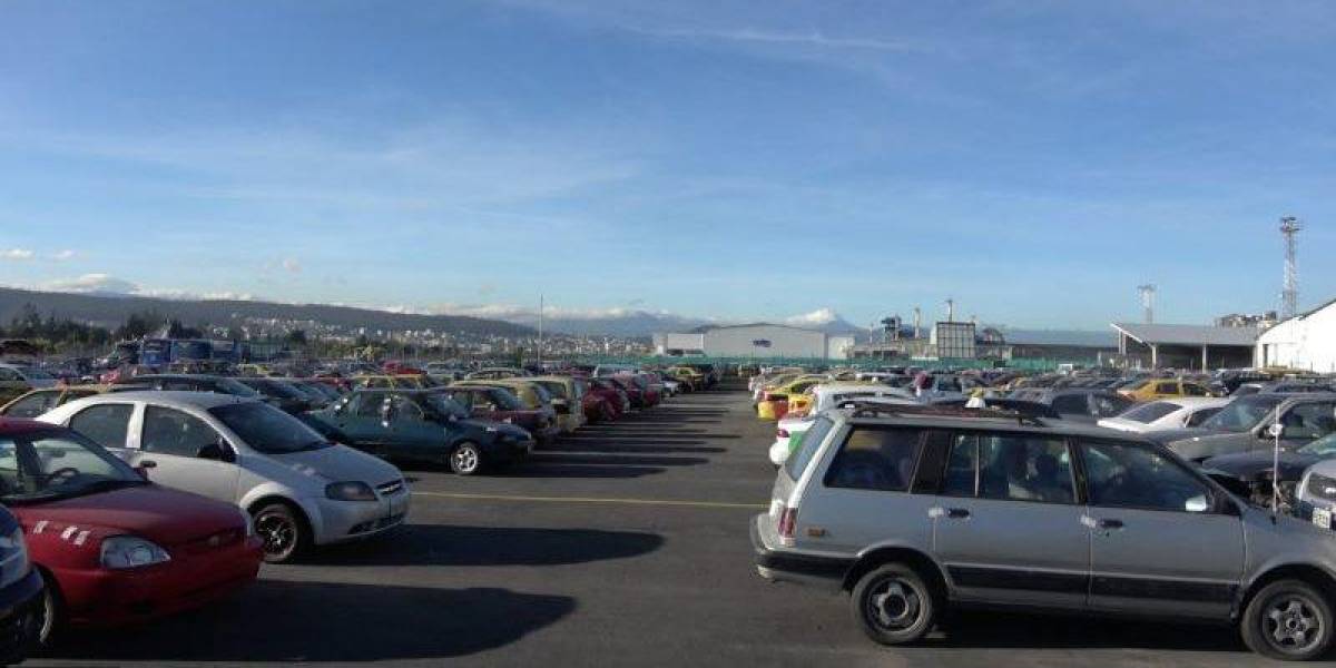 Quito: los centros de retención reanudan su atención para que los ciudadanos retiren sus vehículos