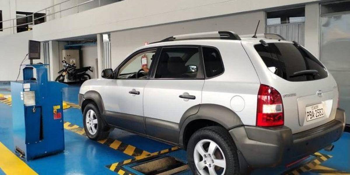 Quito: la Revisión Técnica Vehicular para carros con placa terminada en 8 comienza en septiembre