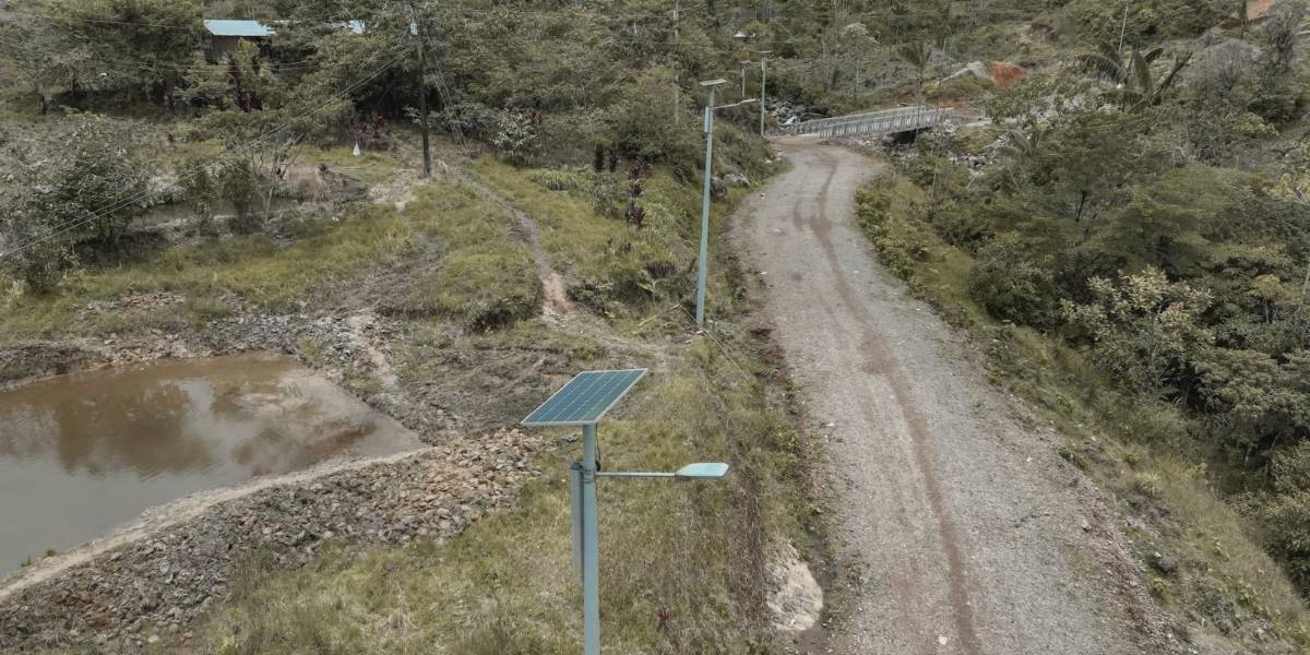 Un proyecto de energía solar avanza en comunidades aisladas de Esmeraldas y Carchi