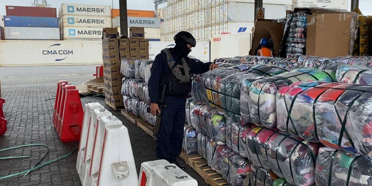 Ropa usada y consolas de videojuego intentaron ingresar de contrabando en Puerto de Guayaquil