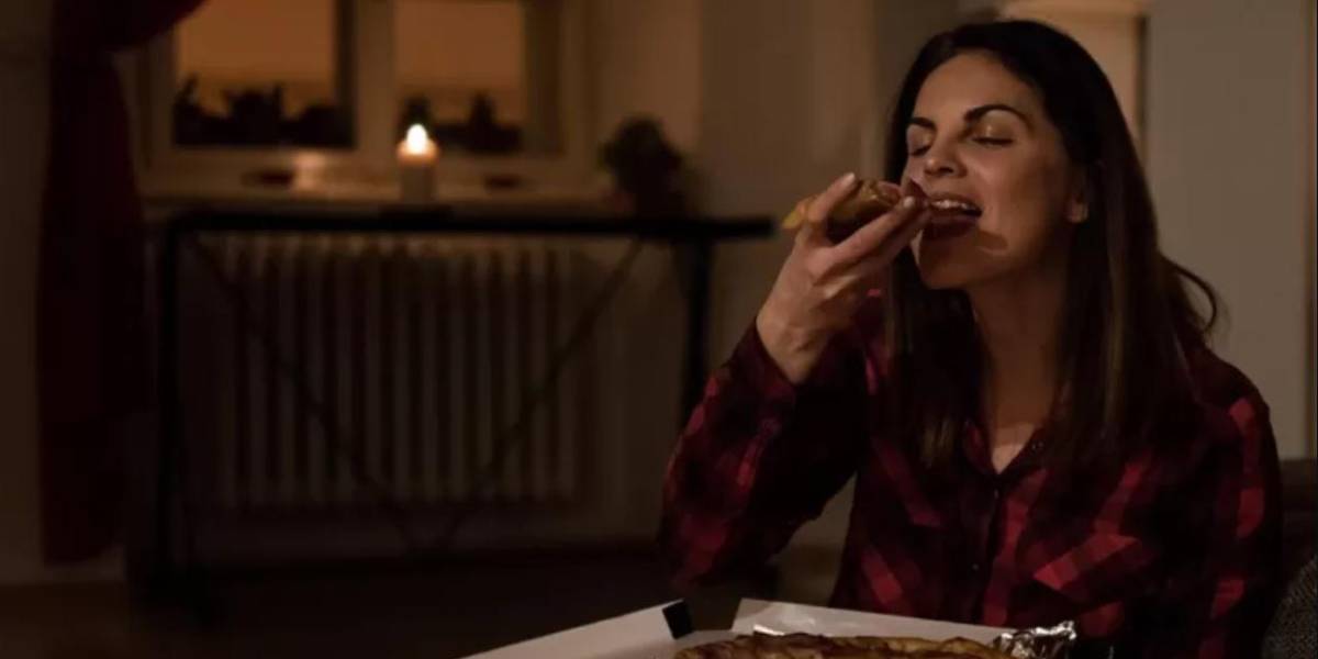 Los sorprendentes vínculos entre cuán bien duermes y lo que comes