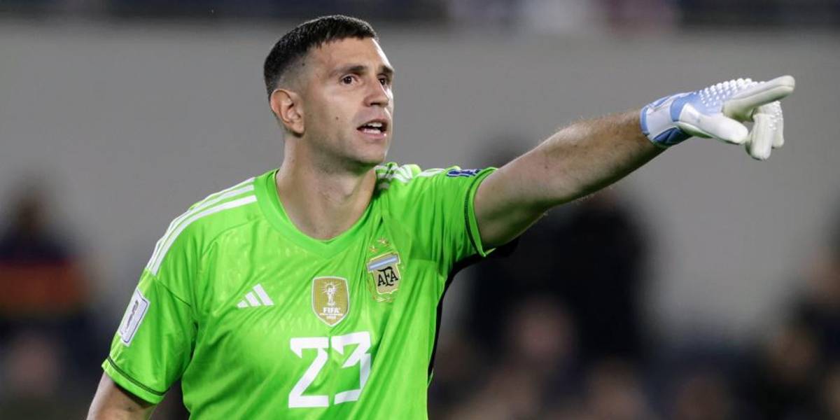 Esta sería la sanción que podría recibir Emiliano Martínez por golpear una cámara de televisión