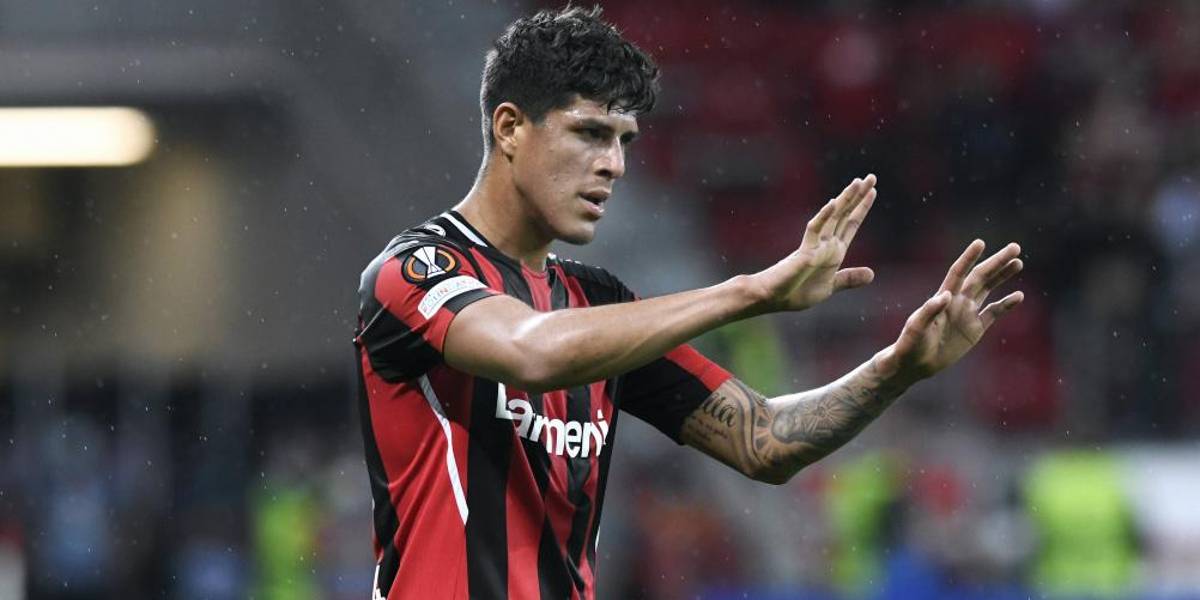 El Bayer Leverkusen rechazaría la oferta del Liverpool y esperaría al menos USD 81 millones por Piero Hincapié