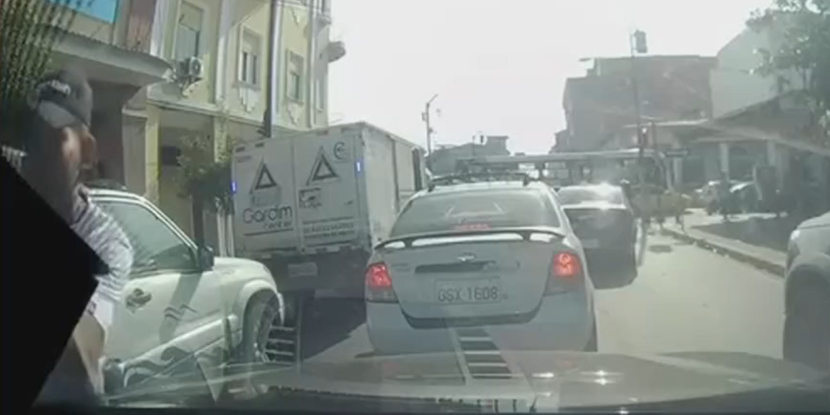 Guayaquil | Aumentan los robos a conductores en los semáforos del centro de la ciudad