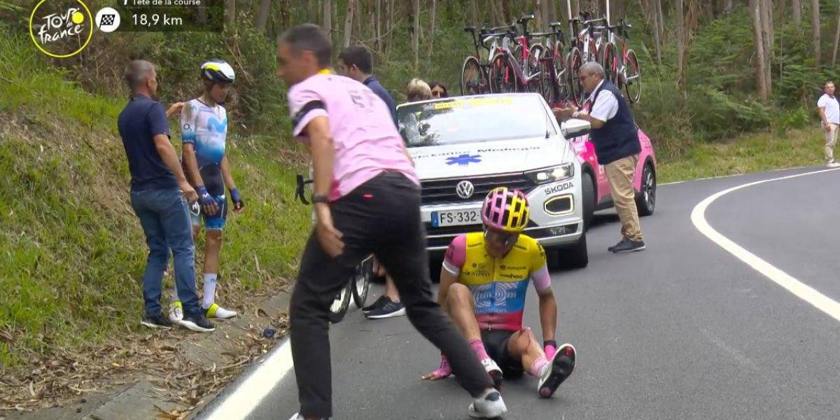 Richard Carapaz sufrió una caída en la primera etapa del Tour de Francia