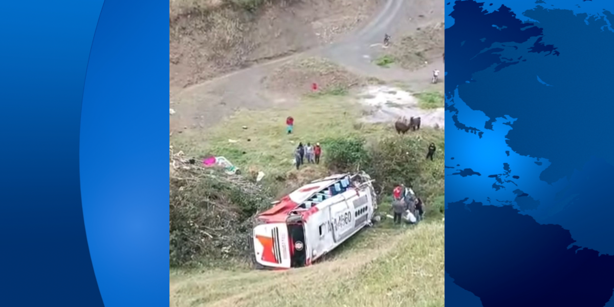Tragedia en Chimborazo: bus cayó a un barranco y dejó nueve muertos