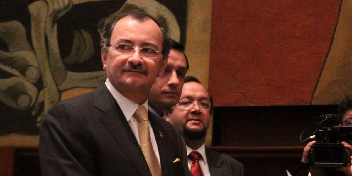 El excontralor Carlos Pólit se entrega a la justicia, tras hallarlo culpable de lavado de dinero en Estados Unidos