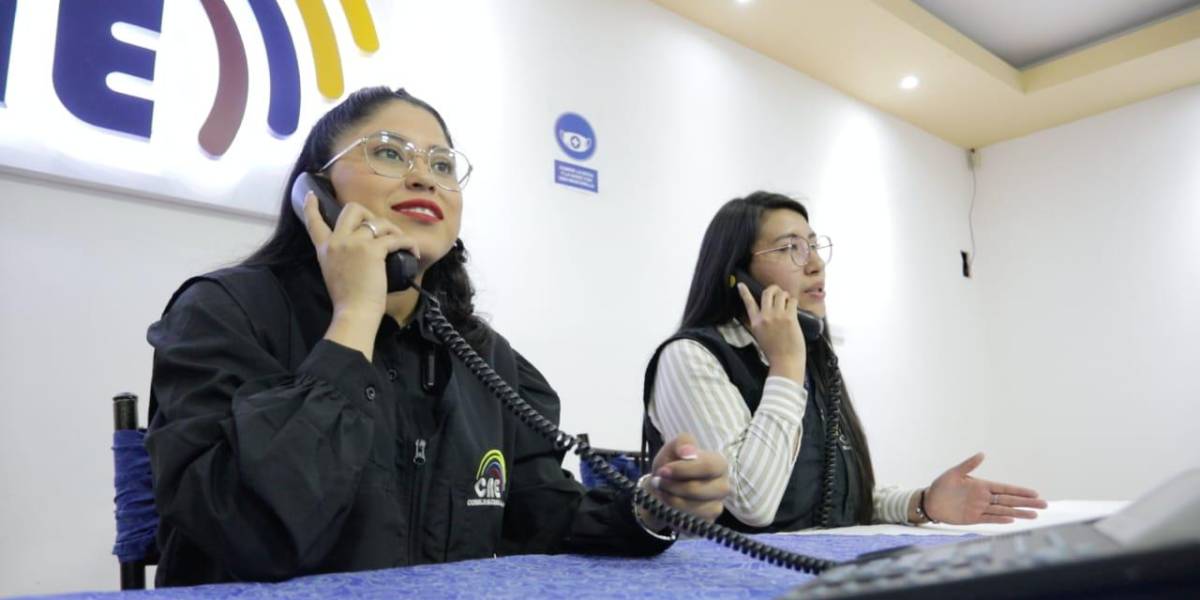 Segunda vuelta Ecuador 2023: el CNE habilitó call center para consultar el lugar de votación
