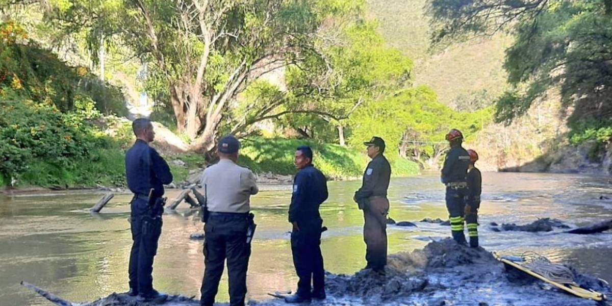 La Policía confirmó que el cuerpo hallado en una quebrada de Cuenca corresponde al joven que desapareció en abril