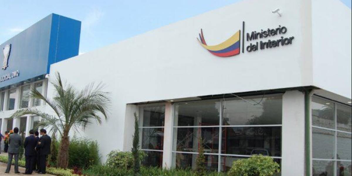 Un funcionario público fue detenido por presuntos casos de corrupción y tráfico de influencias