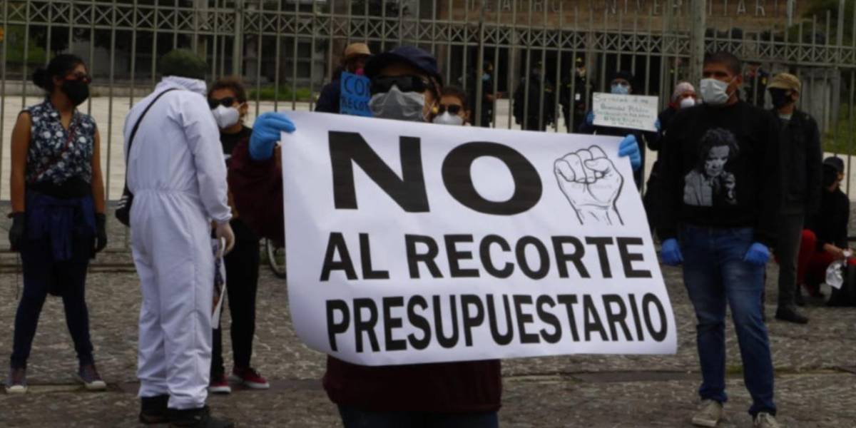 Gobierno reduce $45 millones del presupuesto para 18 universidades de Ecuador
