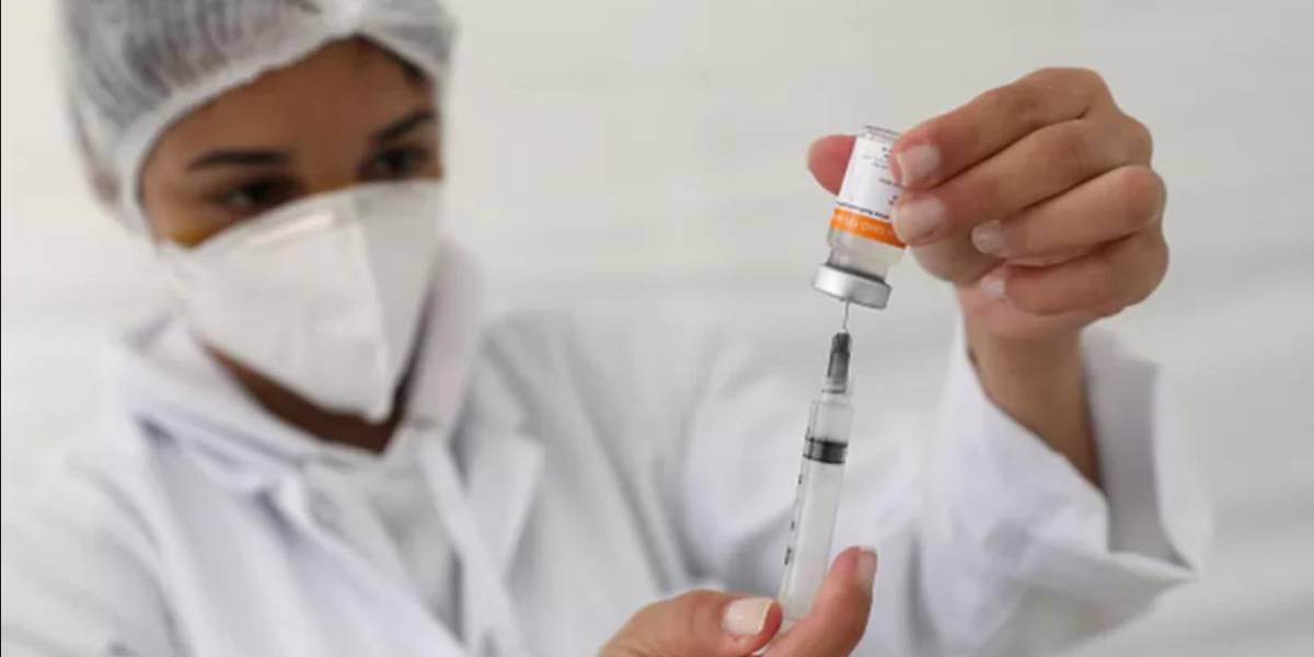 Ómicron: ¿por qué los vacunados también se contagian de coronavirus?