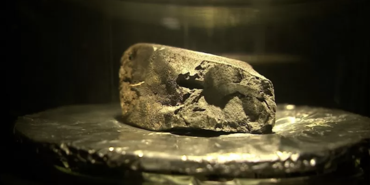 El asombroso meteorito que cayó en un pueblo de Inglaterra y que ofrece nuevas pistas sobre cómo se formó el agua de la Tierra