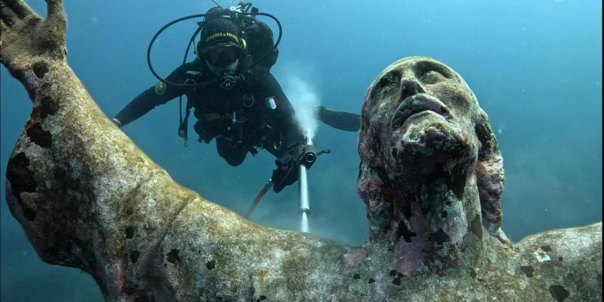 Video | El Cristo del Abismo celebra su 70 aniversario con una restauración bajo el mar