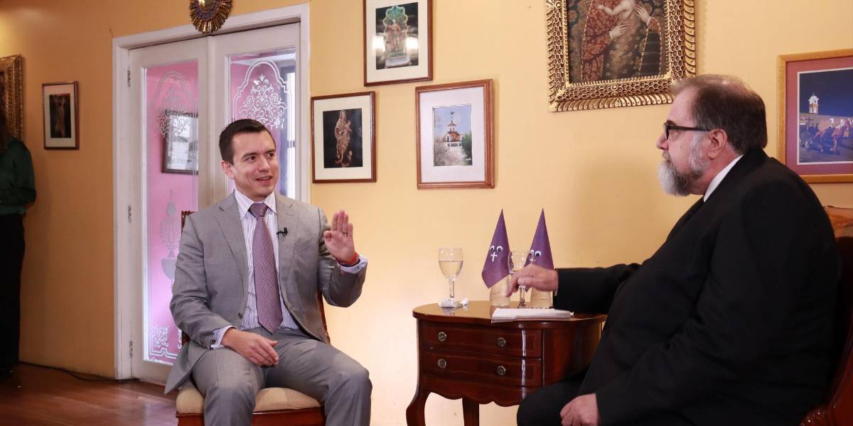 Daniel Noboa da muestras del estilo de comunicación de su gobierno, con él como protagonista