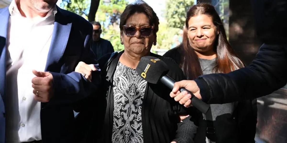 Hermanas de Maradona apuntan contra las hijas del futbolista durante el juicio