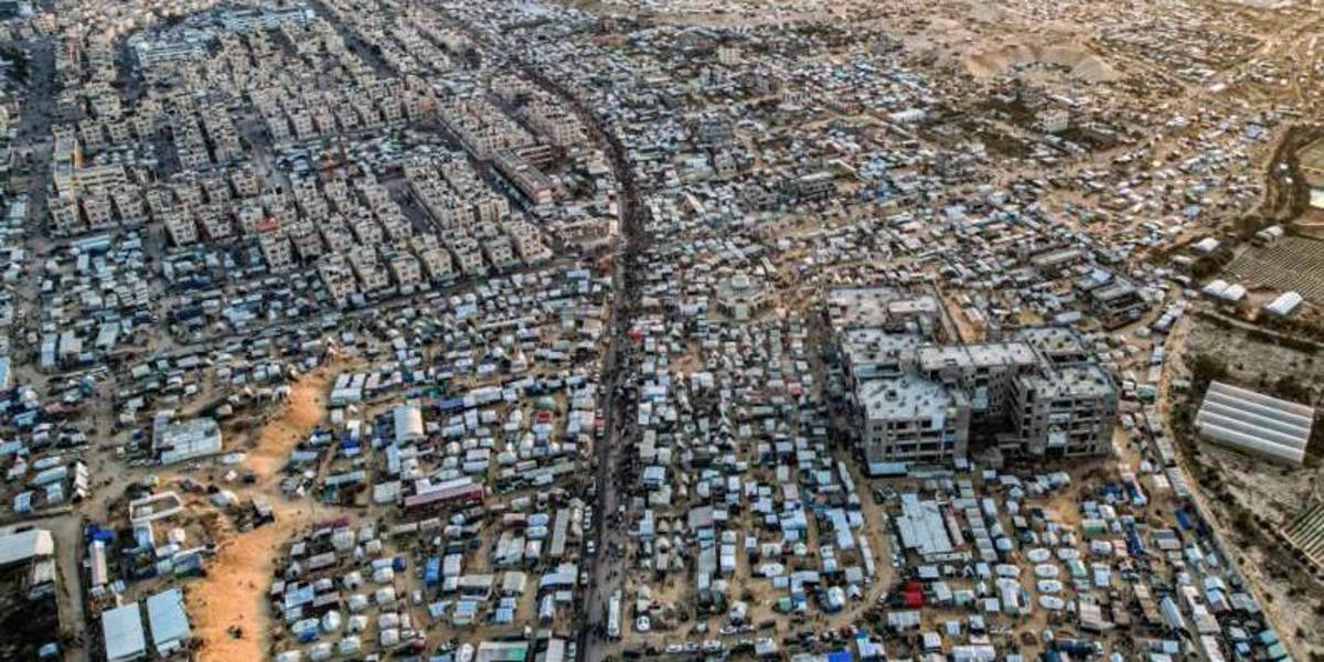 Cómo se partió en dos Rafah, la ciudad en la frontera entre Gaza y Egipto donde se refugian 1,5 millones de palestinos