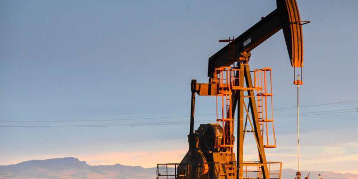 El petróleo sube por tensiones geopolíticas entre Rusia y Occidente