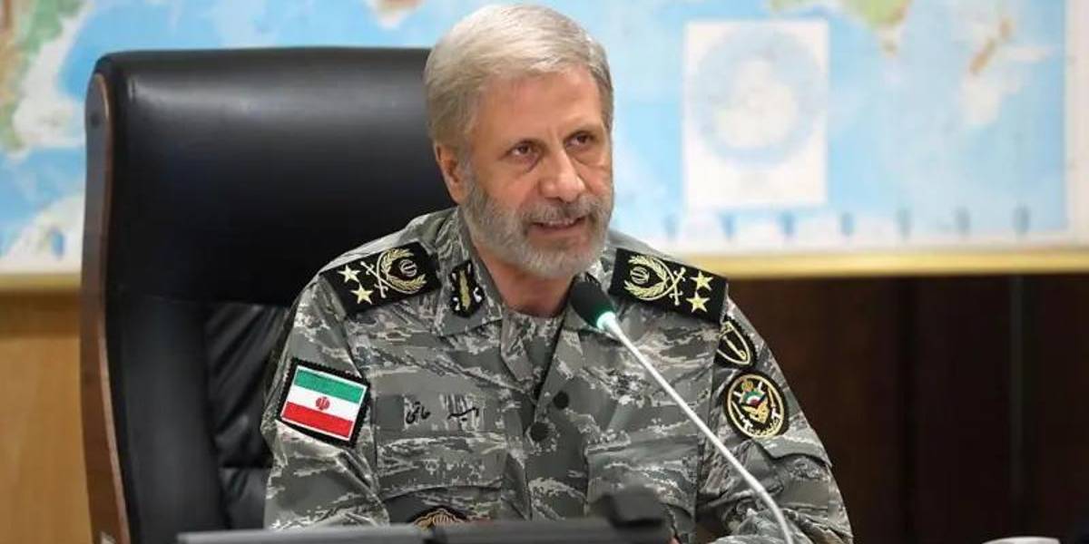 Irán promete una respuesta decisiva al ataque de Estados Unidos mientras Trump habla de un cambio de régimen en Teherán