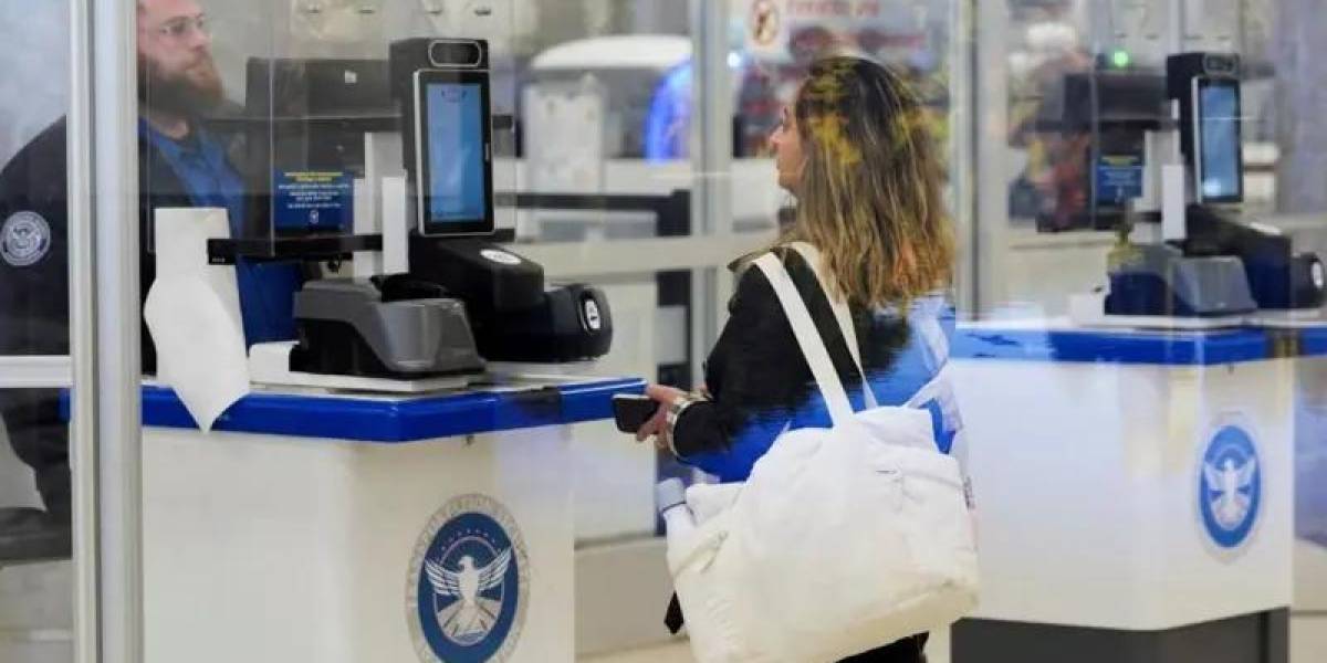 Cuatro preguntas para entender cómo las restricciones de viaje anunciadas por Trump afectan a ciudadanos de Venezuela y Cuba
